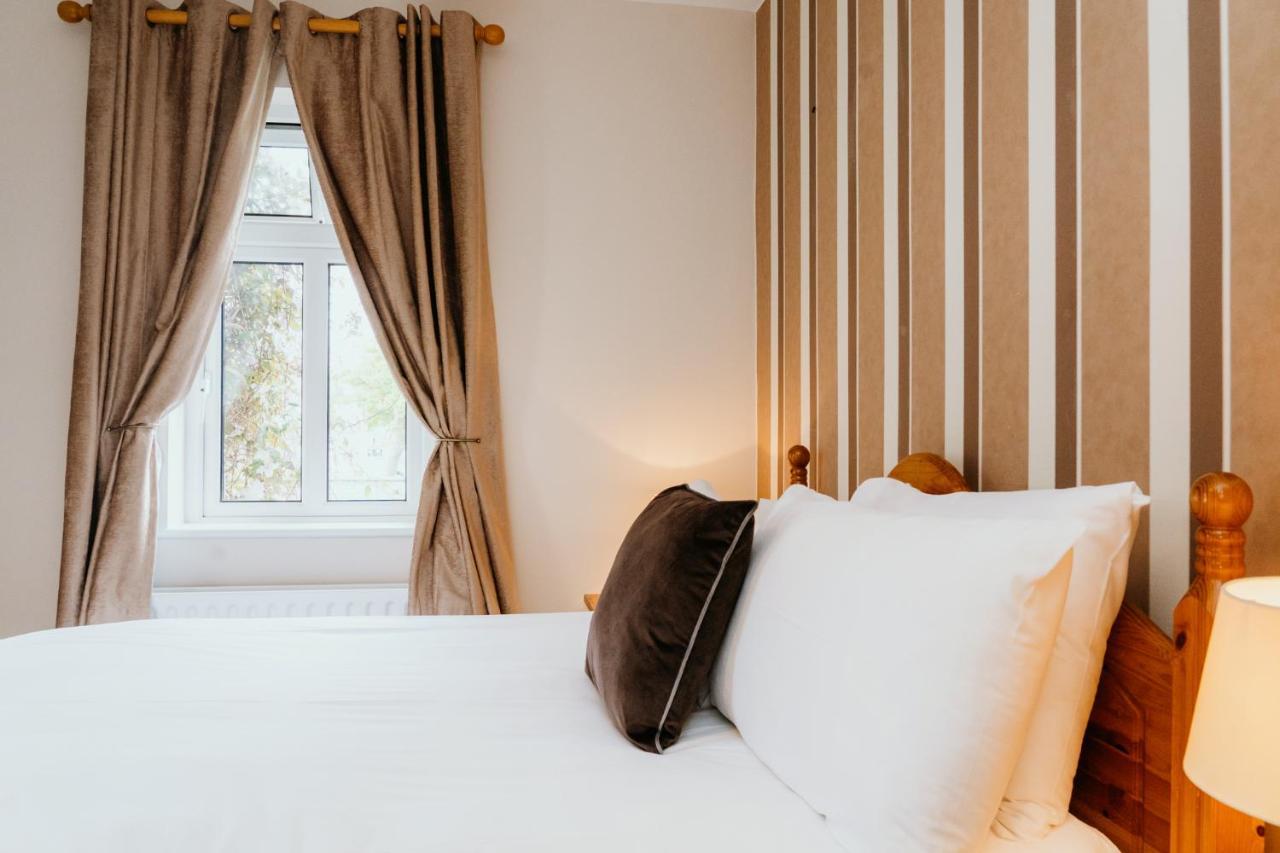 Plougastel House B&B Уестпорт Екстериор снимка