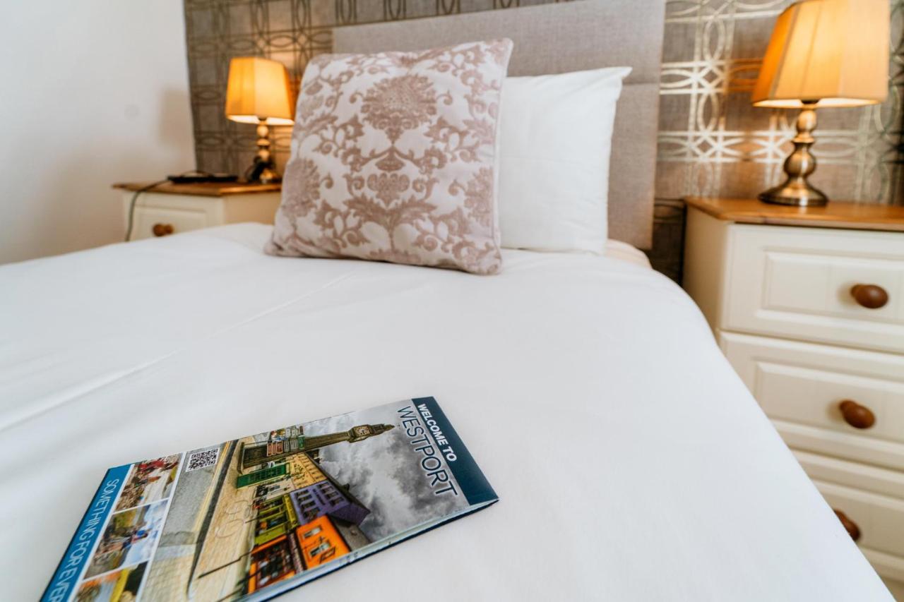 Plougastel House B&B Уестпорт Екстериор снимка