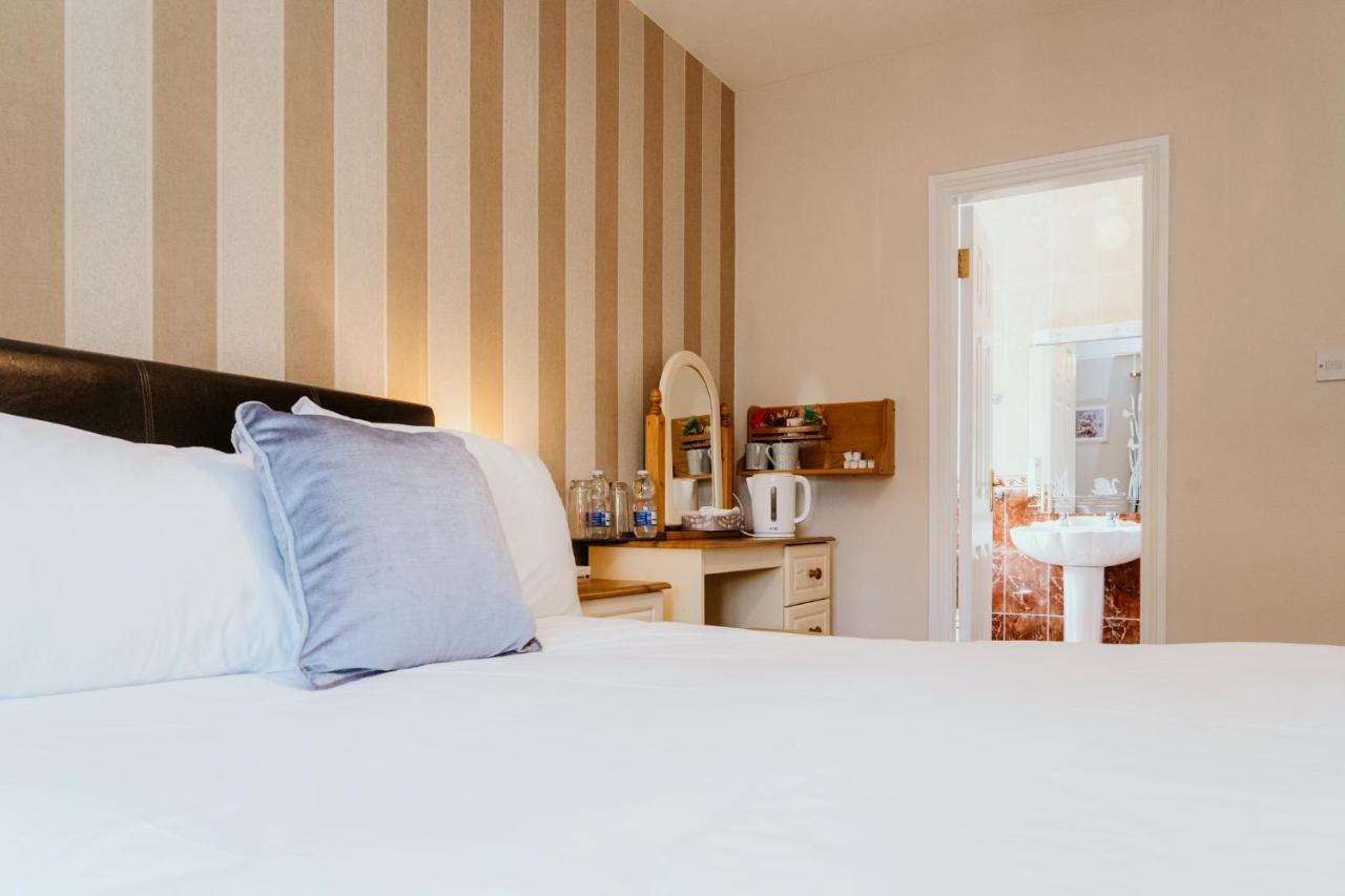 Plougastel House B&B Уестпорт Екстериор снимка